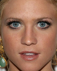Brittany Snow's eyes