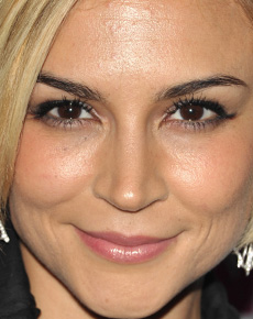 Samaire Armstrong's eyes